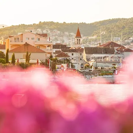 Apartman Ivona By The Sea Trogir