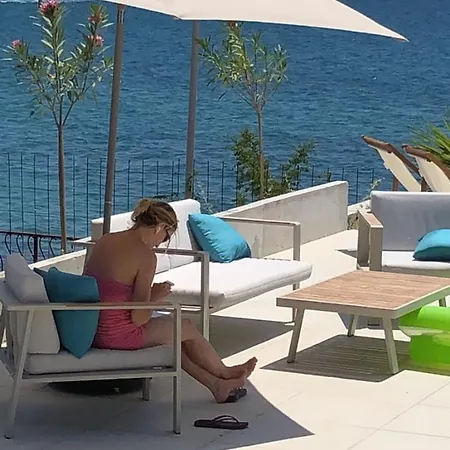 Ivona By The Sea Apartman *