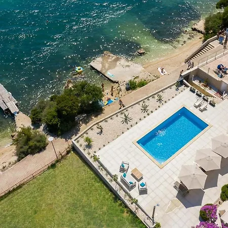 Ivona By The Sea شقة تروغير