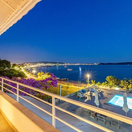 Ivona By The Sea Apartman *